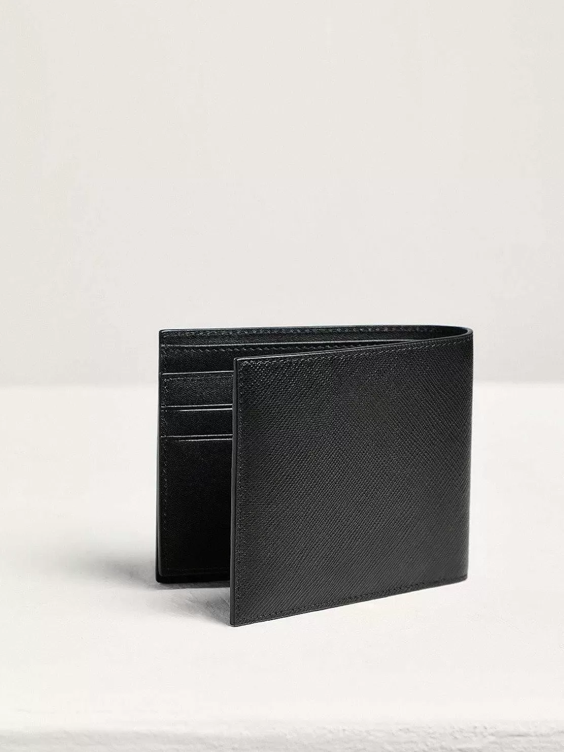 Oliver Leather Bi-Fold Wallet With Insert<PEDRO Clearance